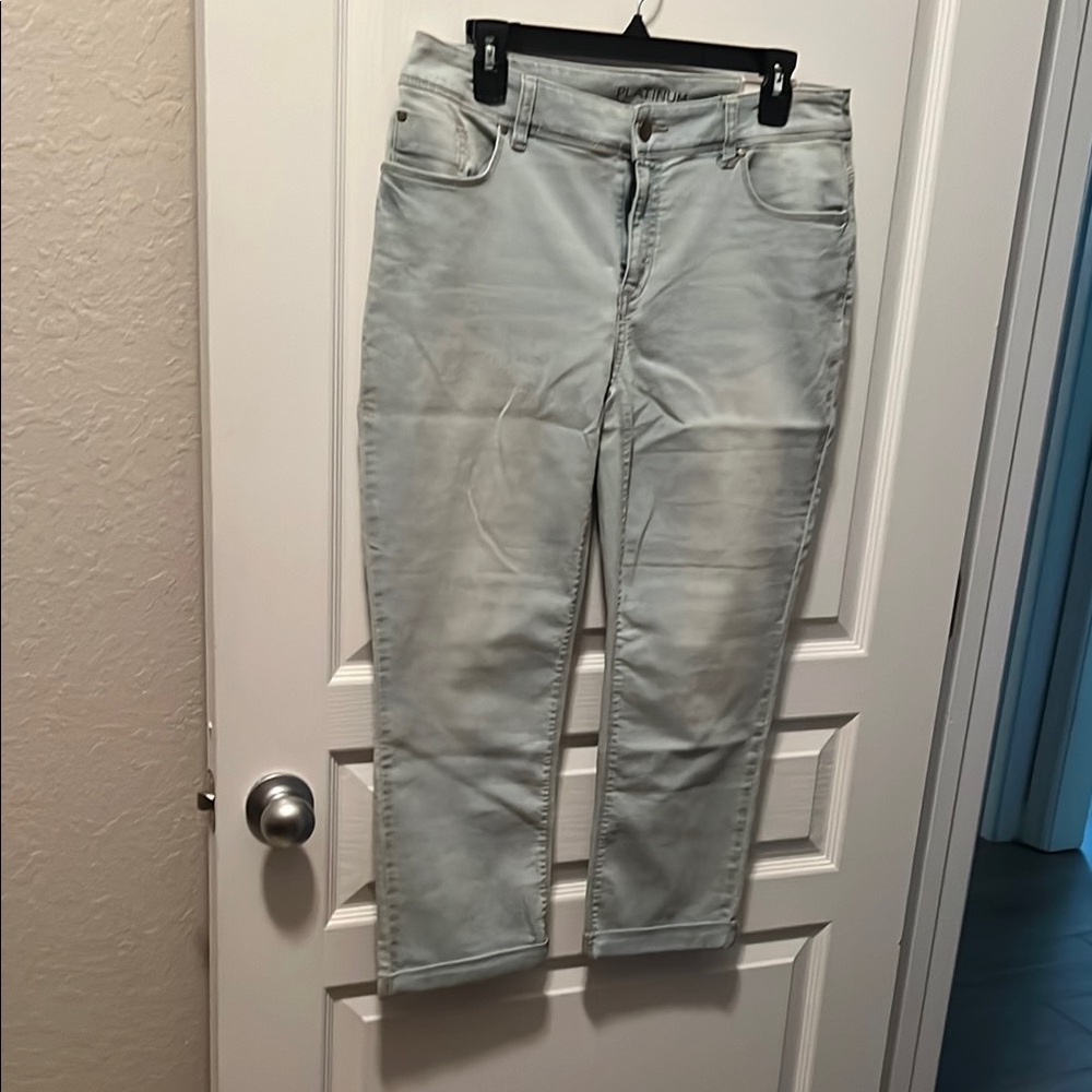 Chico's Classic Light Wash Straight Leg Cropped Jeans